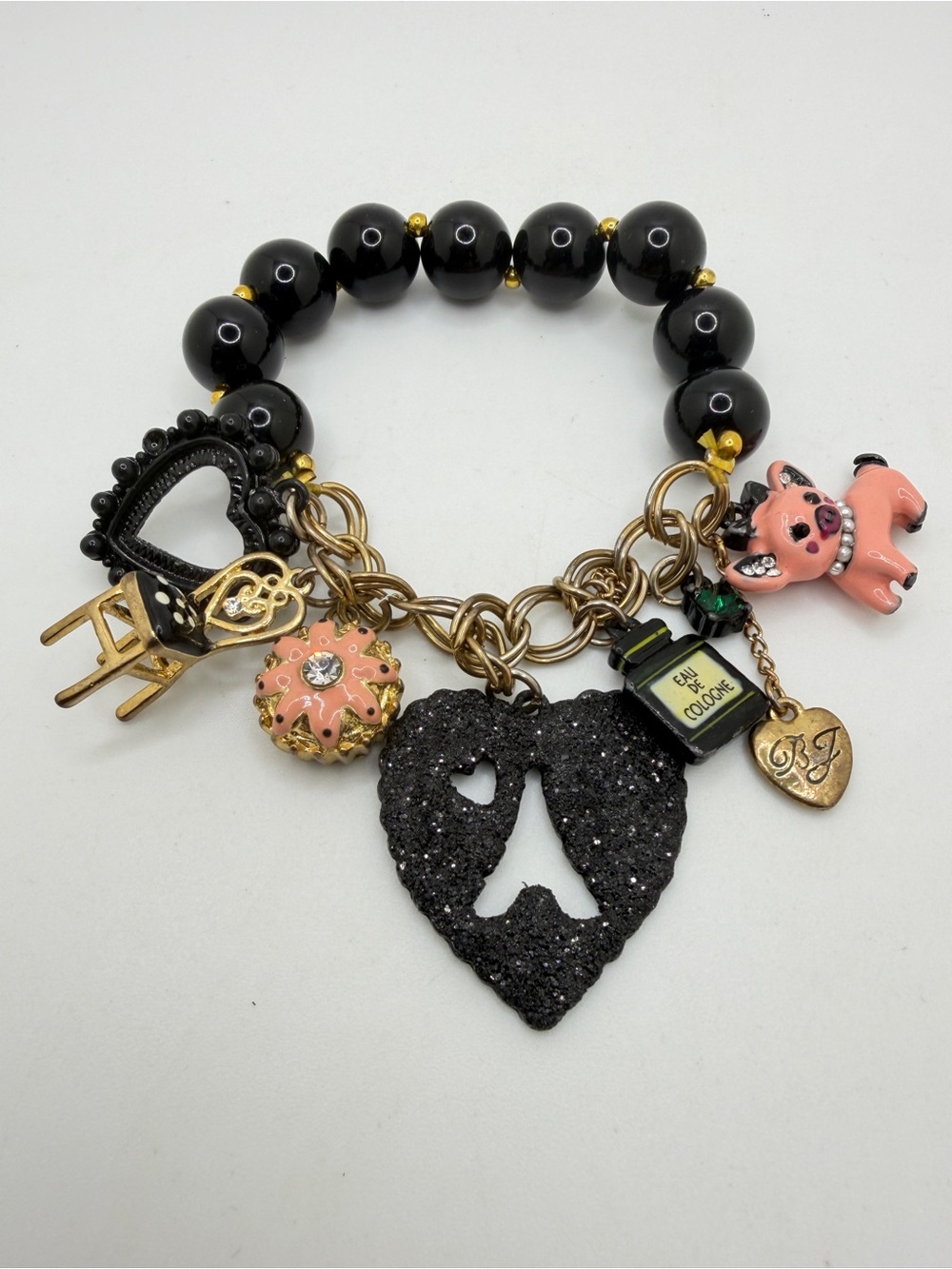 BETSEY JOHNSON Stretchy, gold tone metal, acrylic, charm bracelet! - Picture 6 of 11